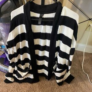 Cardigan with pockets